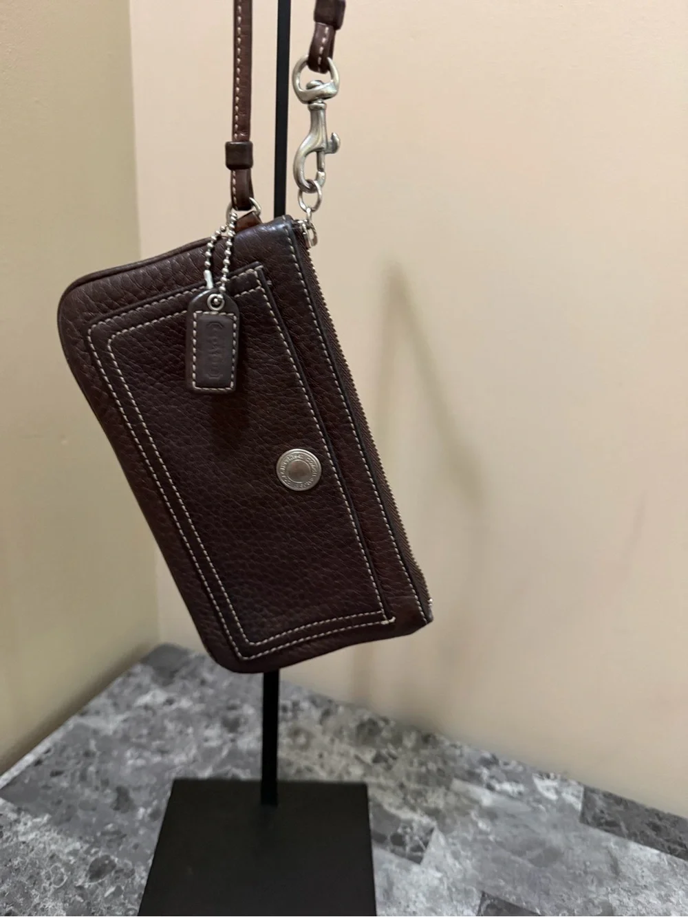 GENUINE VINTAGE BROWN PEBBLED LEATHER COACH WRISTLET WALLET HANG TAG